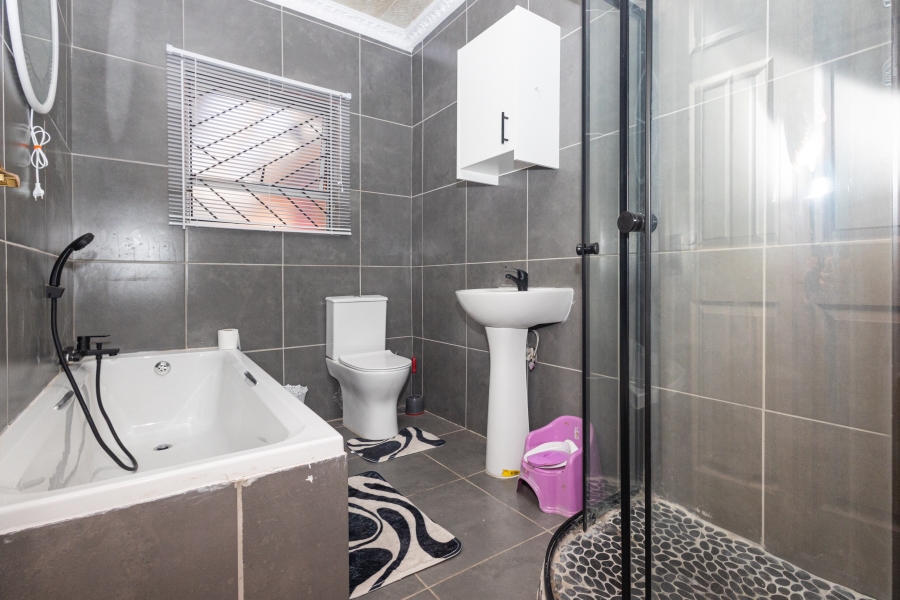 3 Bedroom Property for Sale in Heather Park Western Cape
